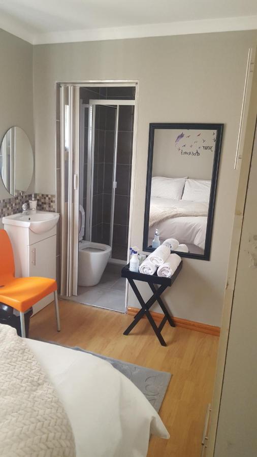 Tlelakufuma Guest House Johannesburg Zewnętrze zdjęcie